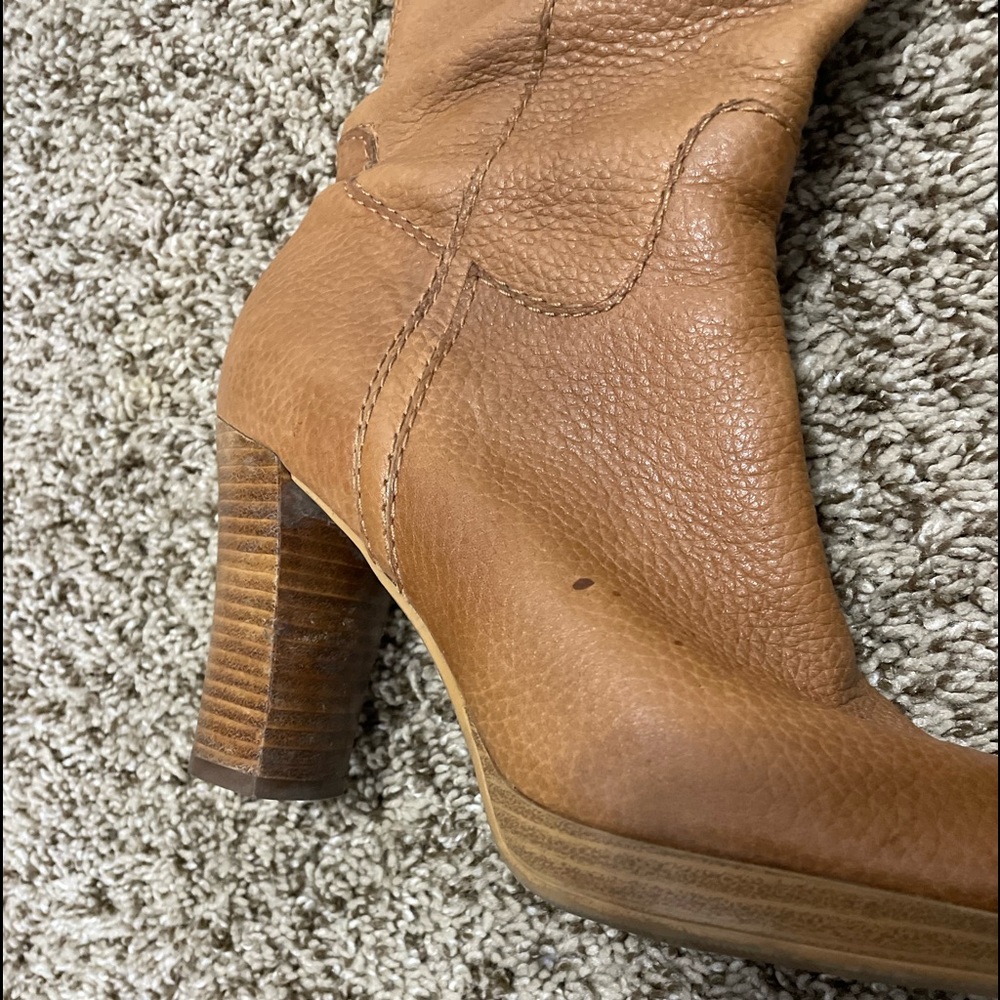 Trendy camel colored Franco Sarto heeled boots - Picture 2 of 8